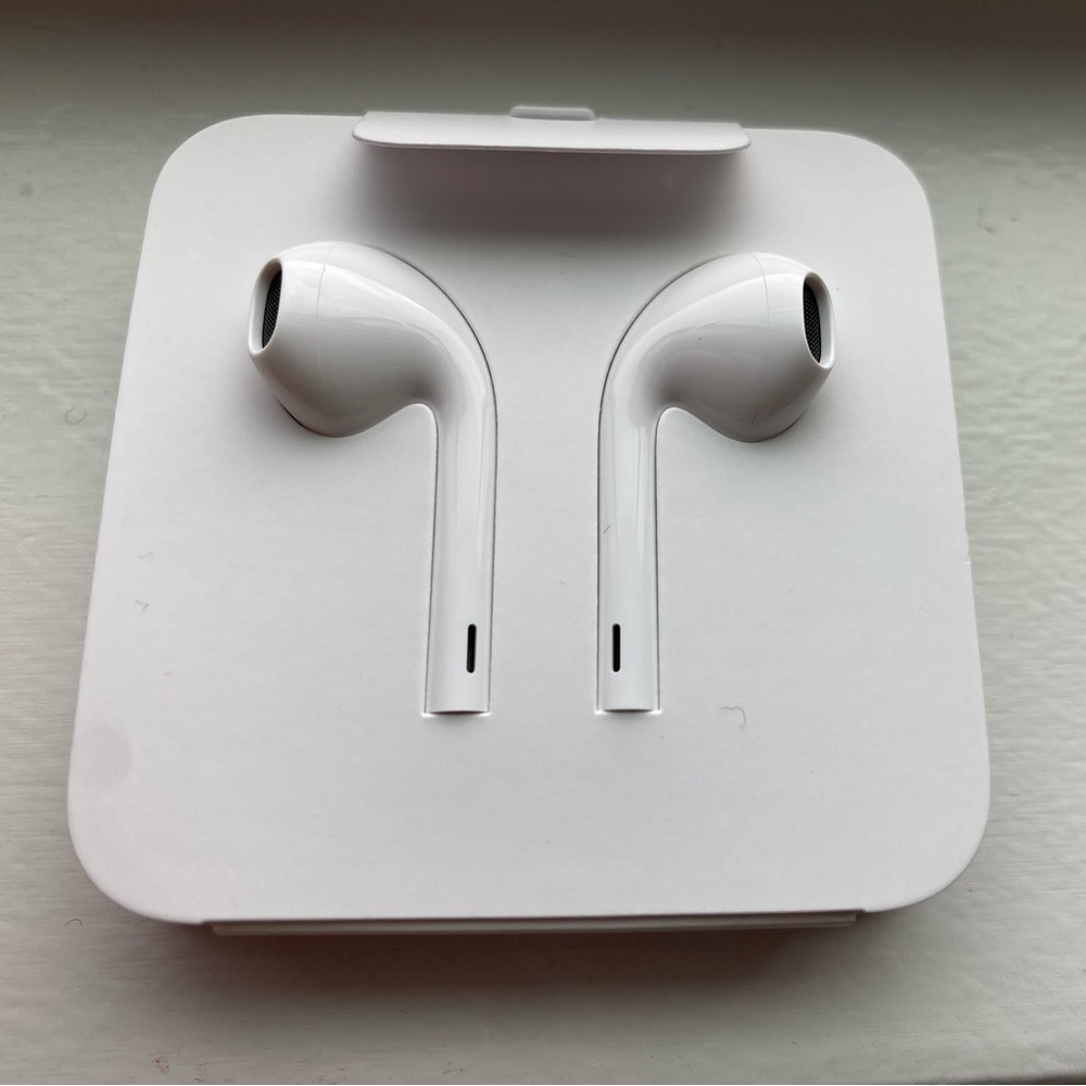 Apple corded ear phones with lightening adaptor - brand new in box
